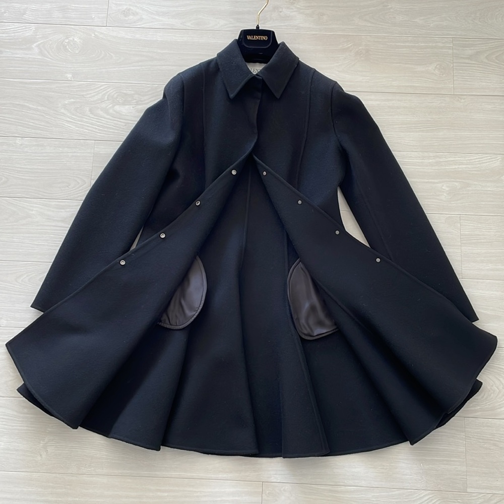 Valentino Black Wool/Cashmere Blend Swing Coat - Picture 6 of 12